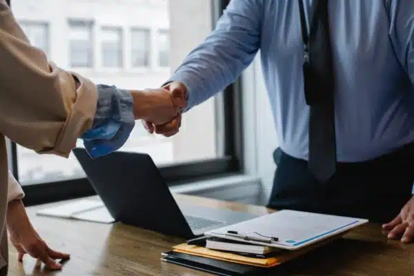 Guide complet des formations pour une reconversion professionnelle réussie