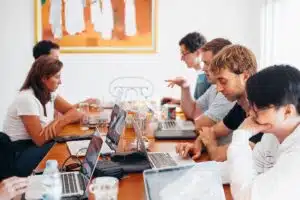 Réussir sa reconversion professionnelle grâce à la formation : les clés du succès à connaître