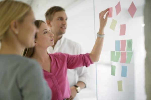 Scrum master : de quoi s’agit-il et comment s’y former ?