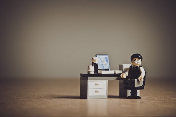 Comment gérer les congés estivaux efficacement ?
