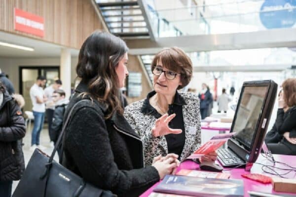 Comment obtenir un Bachelor management ?