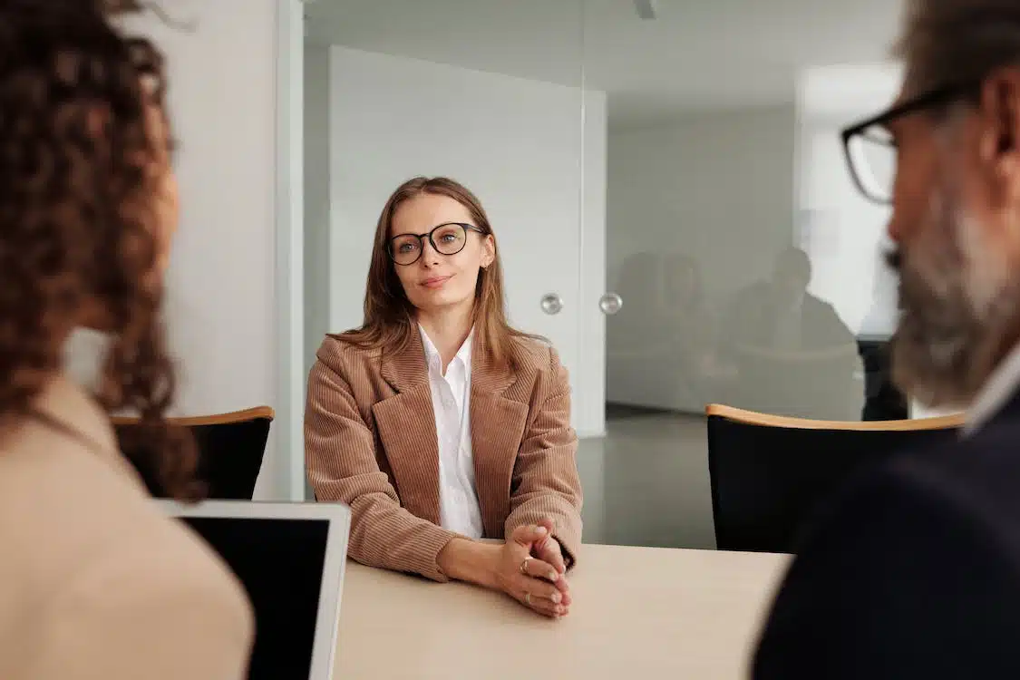 Le cabinet de recrutement : Est-ce la meilleure solution pour trouver rapidement un emploi ?