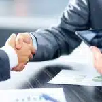 Les raisons de choisir une formation en alternance dans la banque et le commerce