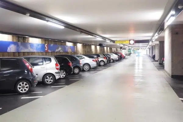 Le nombre d’emplois dans les parkings de Paris augmente après la fin des restrictions