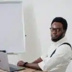 un jeune entrepreneur